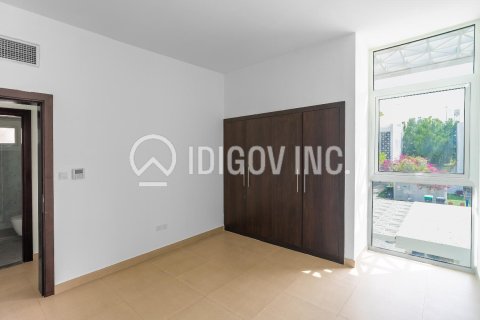 Villa in Arabella Townhouses, Mudon, Dubai 3 bedrooms, 279 sq.m. № 38456 - photo 8