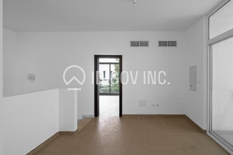 Villa in Arabella Townhouses, Mudon, Dubai 3 bedrooms, 279 sq.m. № 38456 - photo 9