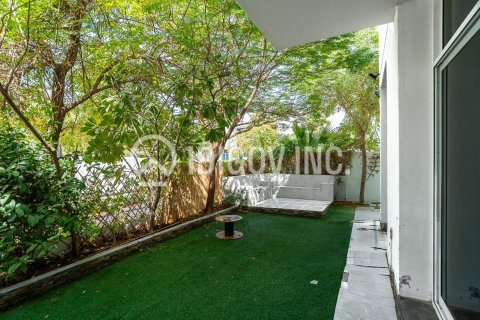 Villa in Arabella Townhouses, Mudon, Dubai 3 bedrooms, 279 sq.m. № 38456 - photo 13