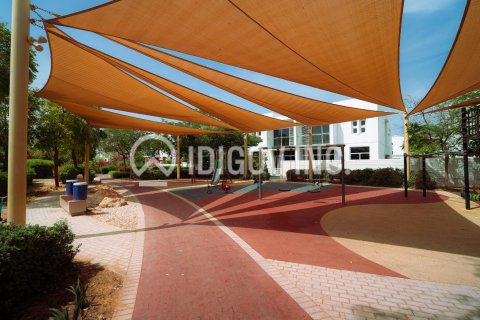 Villa in Arabella Townhouses, Mudon, Dubai 3 bedrooms, 279 sq.m. № 38456 - photo 21