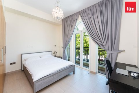Villa in Jumeirah Park, Dubai 4 bedrooms, 513.6 sq.m. № 110822 - photo 14