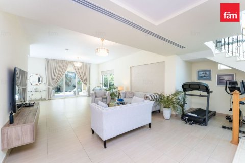 Villa in Jumeirah Park, Dubai 4 bedrooms, 513.6 sq.m. № 110822 - photo 25