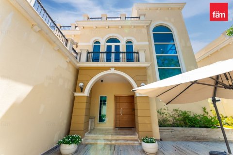 Villa in Jumeirah Park, Dubai 4 bedrooms, 513.6 sq.m. № 110822 - photo 22