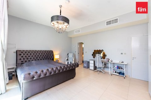 Villa in Jumeirah Park, Dubai 4 bedrooms, 513.6 sq.m. № 110822 - photo 12