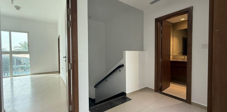 Townhouse in Dubai 3 bedrooms, 169.5 sq.m. № 109808