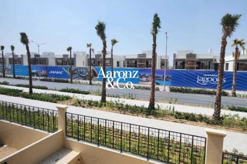 Villa in Damac Lagoons, Dubai 4 bedrooms, 205 sq.m. № 141854 - photo 16