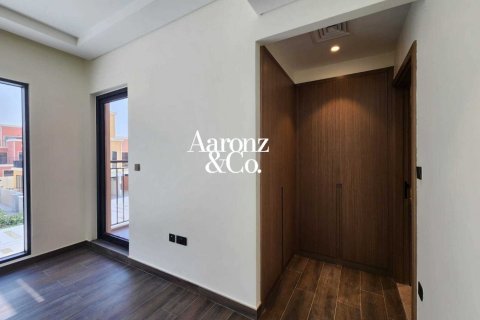 Villa in Damac Lagoons, Dubai 4 bedrooms, 205 sq.m. № 141854 - photo 9