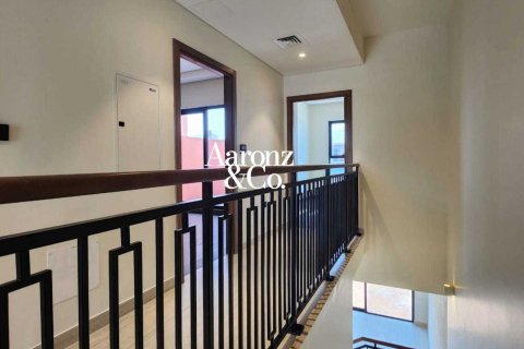 Villa in Damac Lagoons, Dubai 4 bedrooms, 205 sq.m. № 141854 - photo 8
