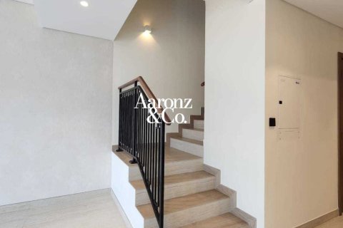 Villa in Damac Lagoons, Dubai 4 bedrooms, 205 sq.m. № 141854 - photo 7