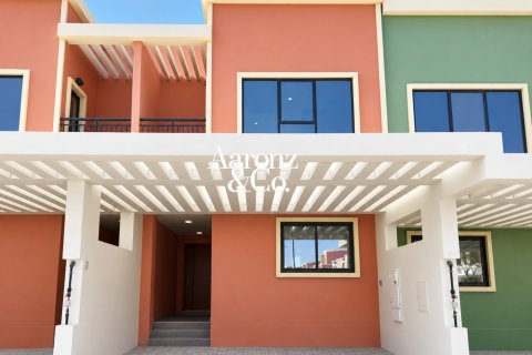 Villa in Damac Lagoons, Dubai 4 bedrooms, 205 sq.m. № 141854 - photo 3