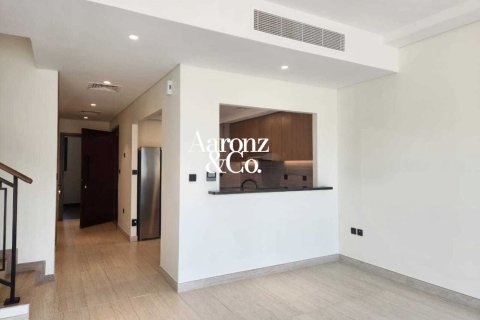 Villa in Damac Lagoons, Dubai 4 bedrooms, 205 sq.m. № 141854 - photo 4