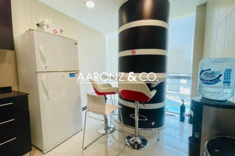 Снять в аренду офис в Джумейра Лейк Тауэрс, Дубай: 186м², № 48762 - фото 10