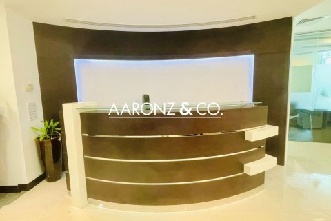 Снять в аренду офис в Джумейра Лейк Тауэрс, Дубай: 186м², № 48762 - фото 9