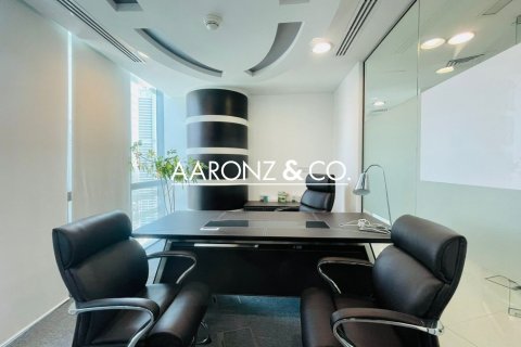 Снять в аренду офис в Джумейра Лейк Тауэрс, Дубай: 186м², № 48762 - фото 6