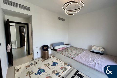 Купить виллу в Dubai Land, Дубай: 3 спальни, 175м², № 75066 - фото 7