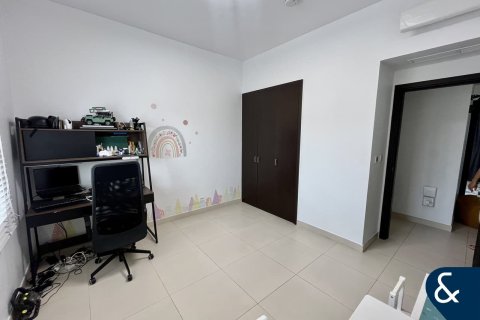 Купить виллу в Dubai Land, Дубай: 3 спальни, 175м², № 75066 - фото 11