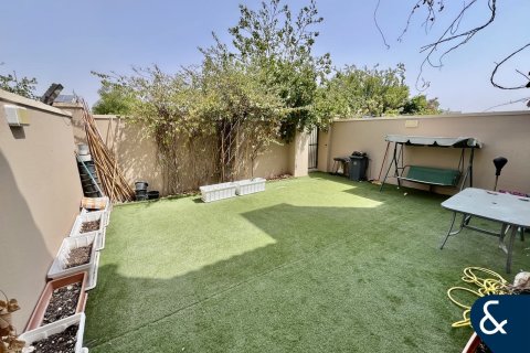 Купить виллу в Dubai Land, Дубай: 3 спальни, 175м², № 75066 - фото 5