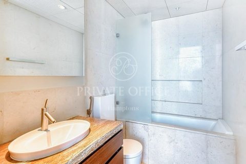 Apartment in Burj Khalifa, Dubai 2 bedrooms, 189.14957897 sq.m. № 64001 - photo 4
