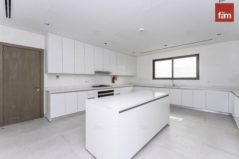 Villa in Dubai 6 bedrooms, 1125 sq.m. № 94616 - photo 5