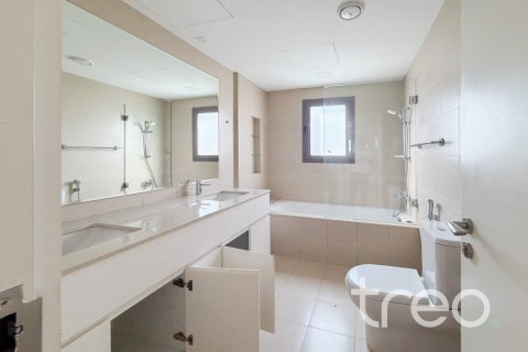 Townhouse in Town Square, Dubai 4 bedrooms, 294.32 sq.m. № 123650 - photo 6