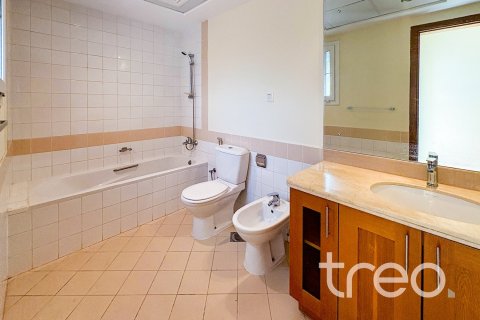 Снять в аренду виллу в Арабиан Ранчес, Дубай: 3 спальни, 255.02м², № 123651 - фото 15