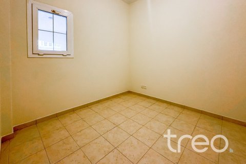Снять в аренду виллу в Арабиан Ранчес, Дубай: 3 спальни, 255.02м², № 123651 - фото 9