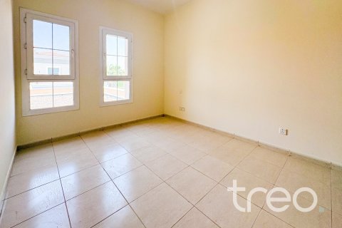 Снять в аренду виллу в Арабиан Ранчес, Дубай: 3 спальни, 255.02м², № 123651 - фото 20