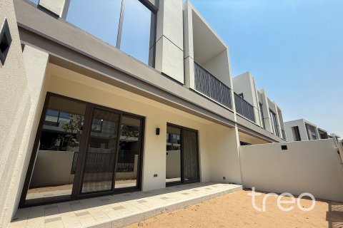 Adosado en Aura, Tilal Al Ghaf, Dubai, 3 dormitorios, 201.13 m², № 123647