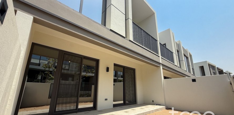 Adosado en Aura, Tilal Al Ghaf, Dubai, 3 dormitorios, 201.13 m², № 123647