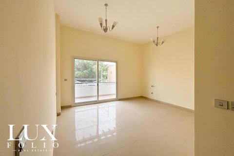 Villa in Al Barsha 1, Al Barsha, Dubai 5 bedrooms, 354 sq.m. № 46461 - photo 4