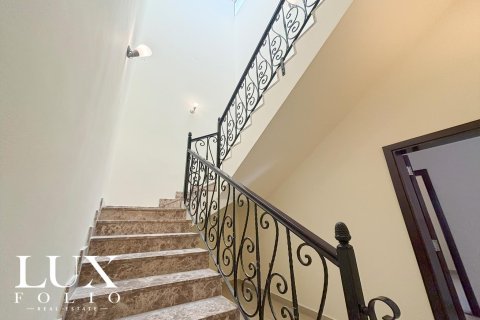 Villa in Al Barsha 1, Al Barsha, Dubai 5 bedrooms, 354 sq.m. № 46461 - photo 7