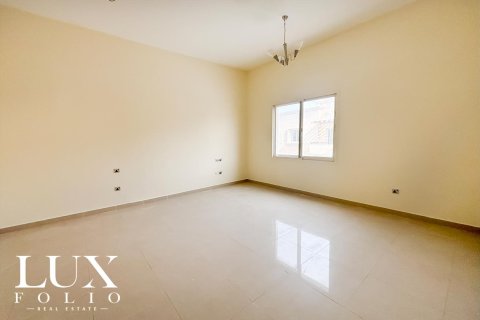 Villa in Al Barsha 1, Al Barsha, Dubai 5 bedrooms, 354 sq.m. № 46461 - photo 14