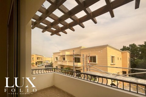 Villa in Al Barsha 1, Al Barsha, Dubai 5 bedrooms, 354 sq.m. № 46461 - photo 15
