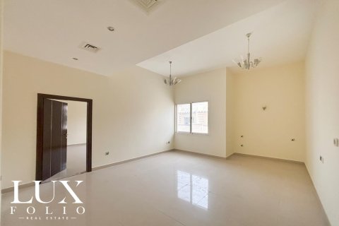 Villa in Al Barsha 1, Al Barsha, Dubai 5 bedrooms, 354 sq.m. № 46461 - photo 5