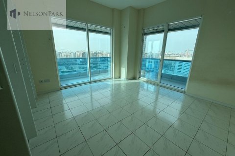 Снять в аренду квартиру в Sheikh Zayed Road, Дубай: 3 спальни, 185.8м², № 10483 - фото 7