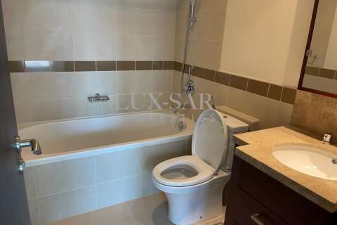 Apartment in 29 Boulevard, Downtown Dubai (Downtown Burj Dubai), Dubai 3 bedrooms, 161.6 sq.m. № 37337 - photo 8