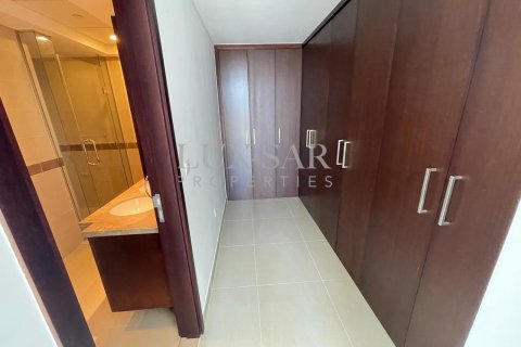 Apartment in 29 Boulevard, Downtown Dubai (Downtown Burj Dubai), Dubai 3 bedrooms, 161.6 sq.m. № 37337 - photo 9