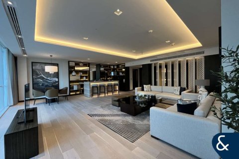 Apartment in Sheikh Zayed Road, Dubai 1 bedroom, 130 sq.m. № 76275 - photo 1