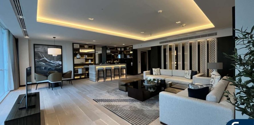 Apartment in Sheikh Zayed Road, Dubai 1 bedroom, 130 sq.m. № 76275