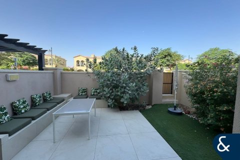 Townhouse in Dubai Land, Dubai 2 bedrooms, 141 sq.m. № 76259 - photo 1