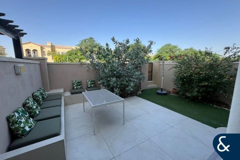 Townhouse in Dubai Land, Dubai 2 bedrooms, 141 sq.m. № 76259 - photo 3