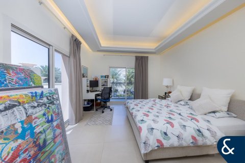 Townhouse in Fire, Jumeirah Golf Estates, Dubai 3 bedrooms, 267 sq.m. № 76262 - photo 11