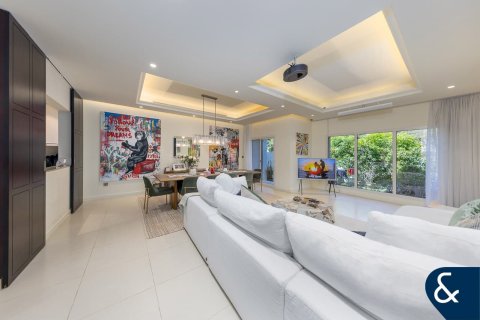 Townhouse in Fire, Jumeirah Golf Estates, Dubai 3 bedrooms, 267 sq.m. № 76262 - photo 3