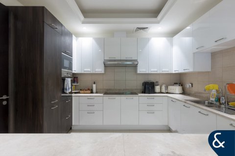 Townhouse in Fire, Jumeirah Golf Estates, Dubai 3 bedrooms, 267 sq.m. № 76262 - photo 6