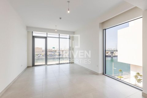 Apartment in Al Wasl, Dubai 2 bedrooms, 127 sq.m. № 18814 - photo 3