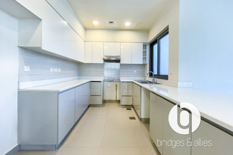 Villa in Dubai Hills Estate, Dubai 4 bedrooms, 229 sq.m. № 133050 - photo 19