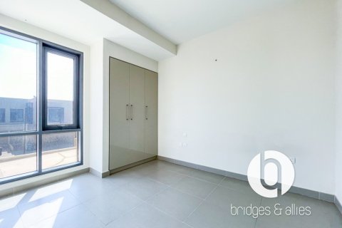 Villa in Dubai Hills Estate, Dubai 4 bedrooms, 229 sq.m. № 133050 - photo 5