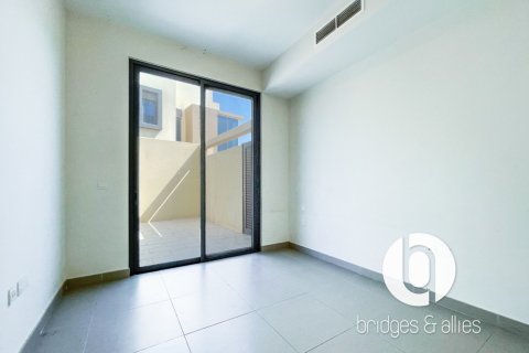 Villa in Dubai Hills Estate, Dubai 4 bedrooms, 229 sq.m. № 133050 - photo 3