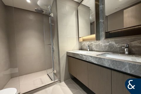 Apartment in EMAAR Beachfront, Dubai Harbour, Dubai 2 bedrooms, 131 sq.m. № 98831 - photo 16