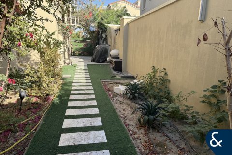 Villa in Dubai Land, Dubai 3 bedrooms, 213 sq.m. № 98834 - photo 15